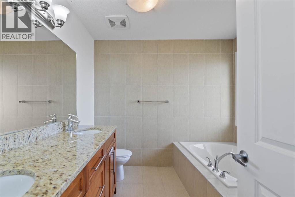 332 Kinniburgh Boulevard, Chestermere, Alberta  T1X 0P4 - Photo 36 - A2263648