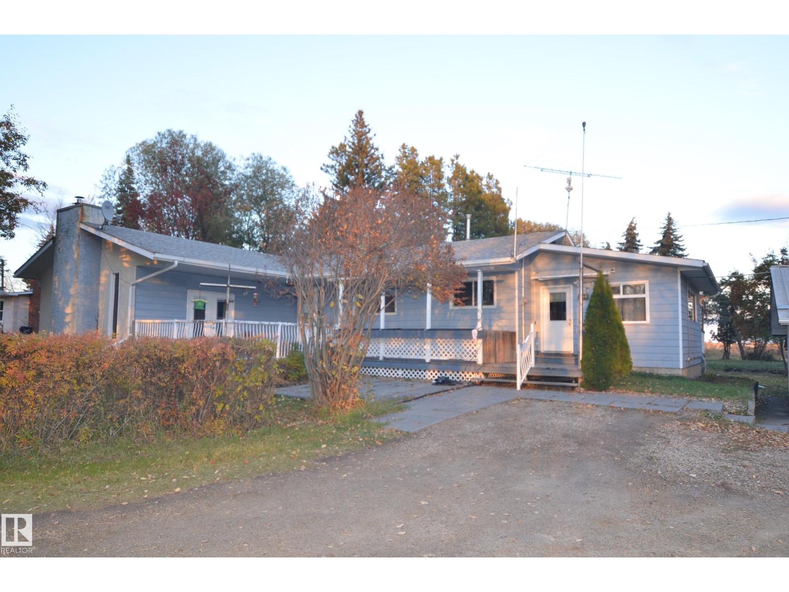 5815 West Boundary Road, Barrhead, Alberta  T7N 1B9 - Photo 2 - E4463715