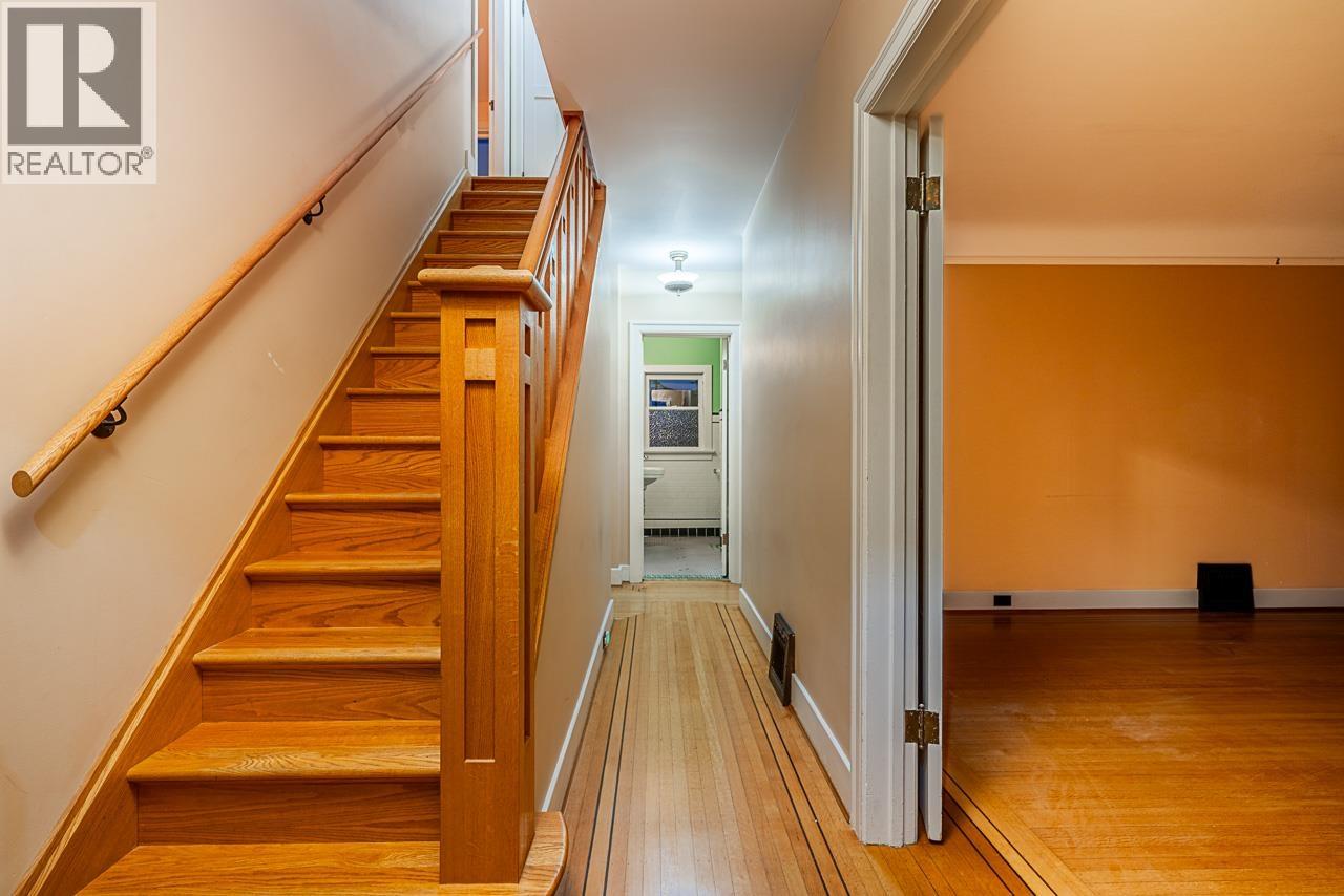 310 Ash Street, New Westminster, British Columbia  V3M 3M6 - Photo 2 - R3061594