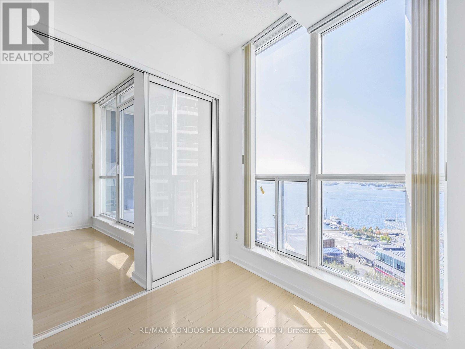 2209 - 208 Queens Quay W, Toronto, Ontario  M5J 2Y5 - Photo 16 - C12484961