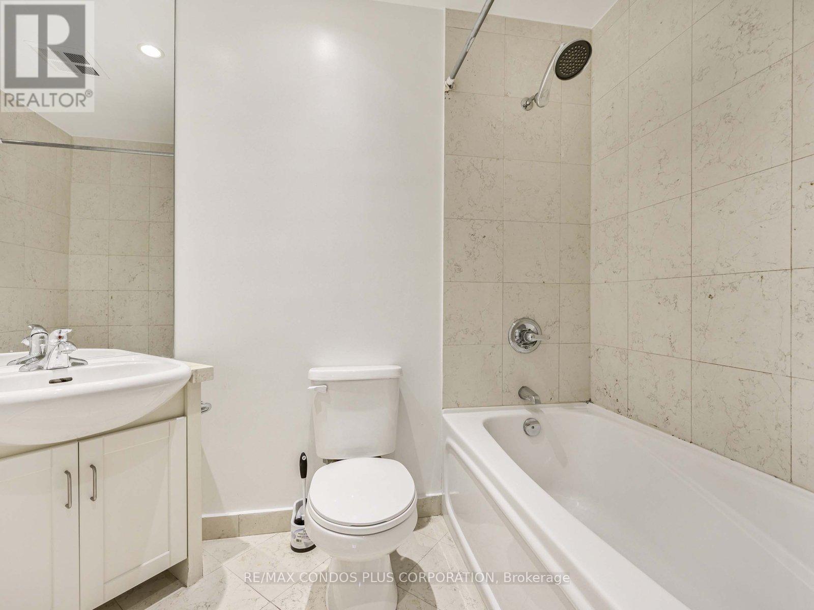 2209 - 208 Queens Quay W, Toronto, Ontario  M5J 2Y5 - Photo 19 - C12484961