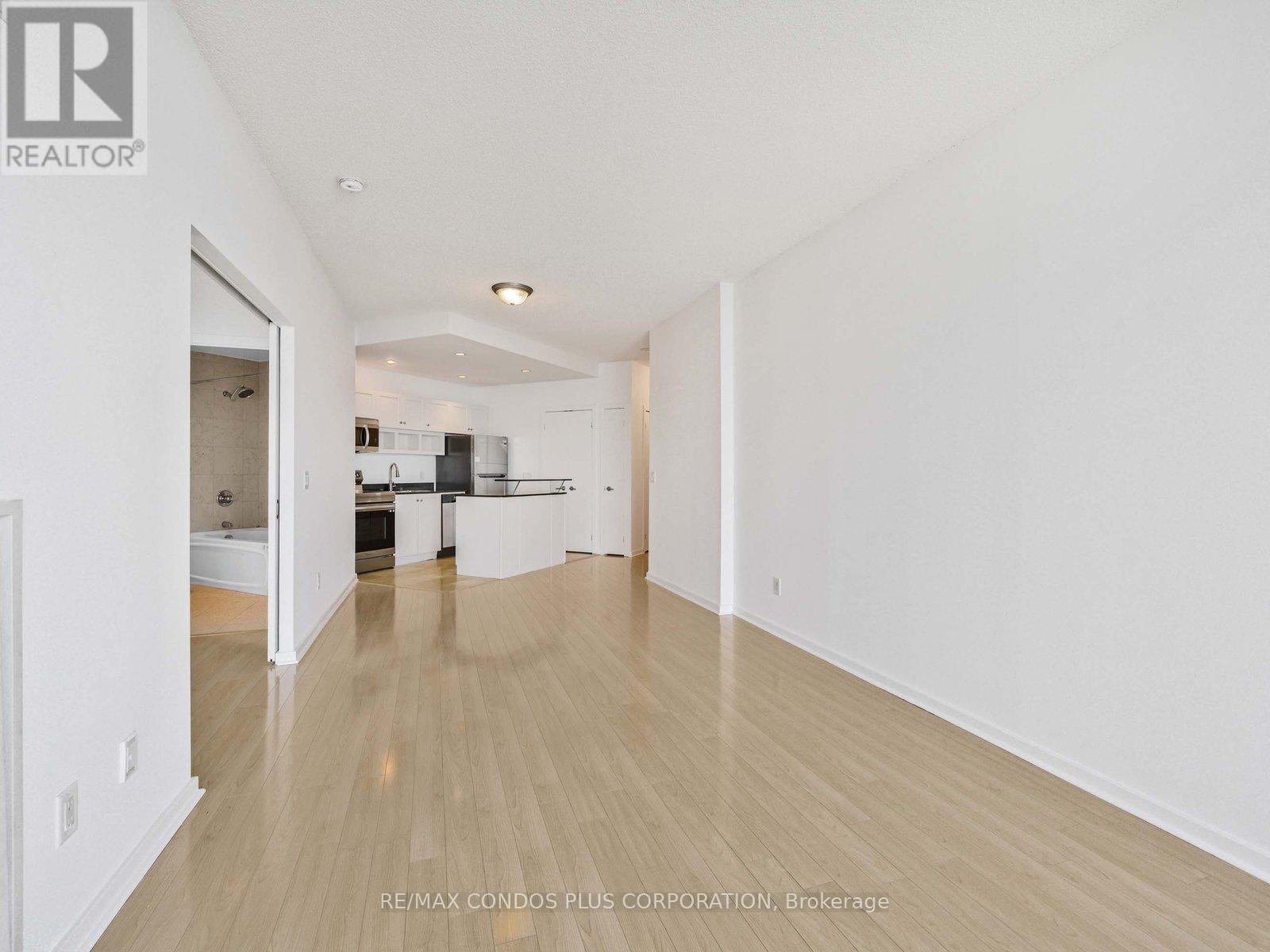 2209 - 208 Queens Quay W, Toronto, Ontario  M5J 2Y5 - Photo 8 - C12484961