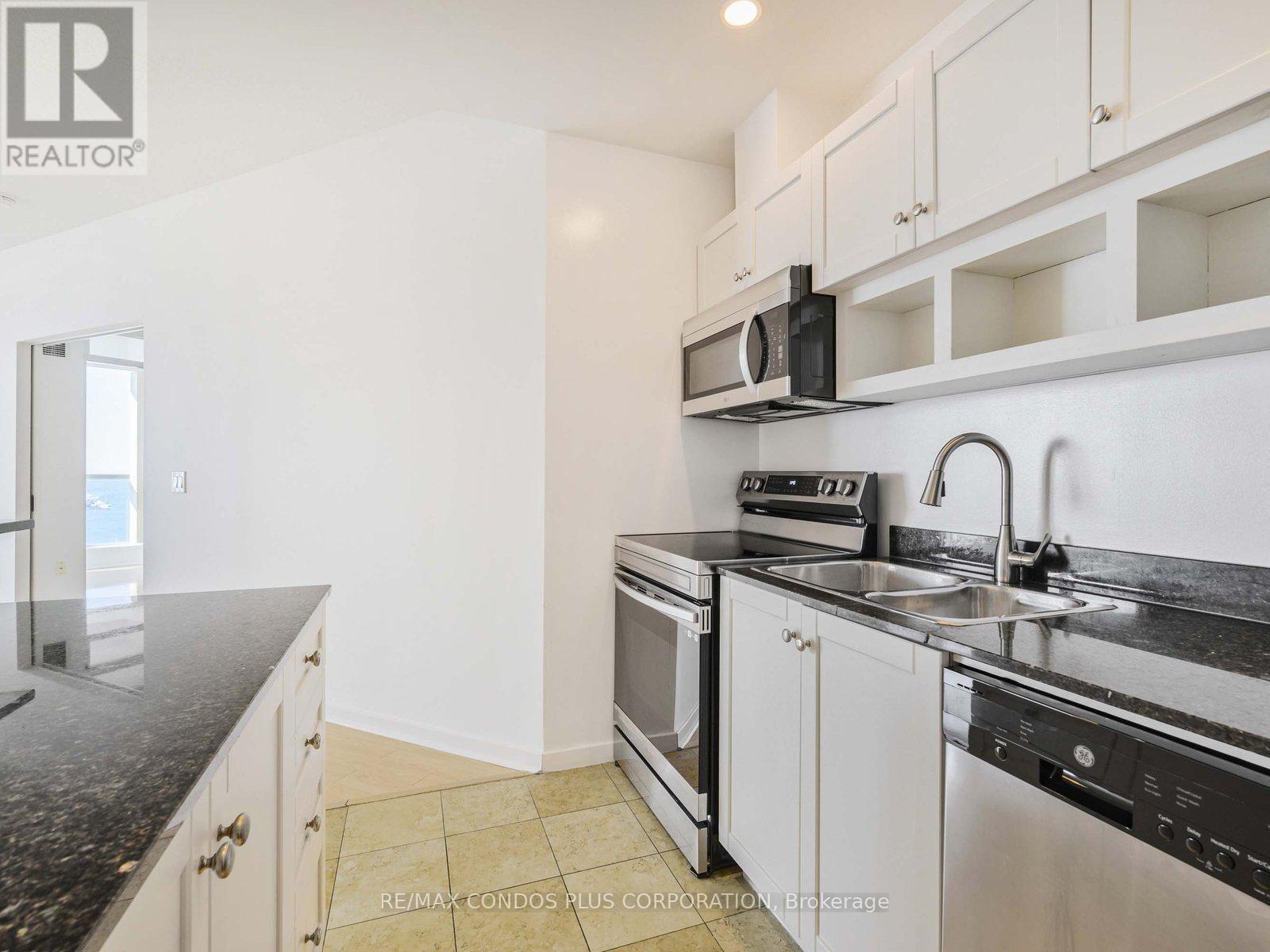 2209 - 208 Queens Quay W, Toronto, Ontario  M5J 2Y5 - Photo 9 - C12484961