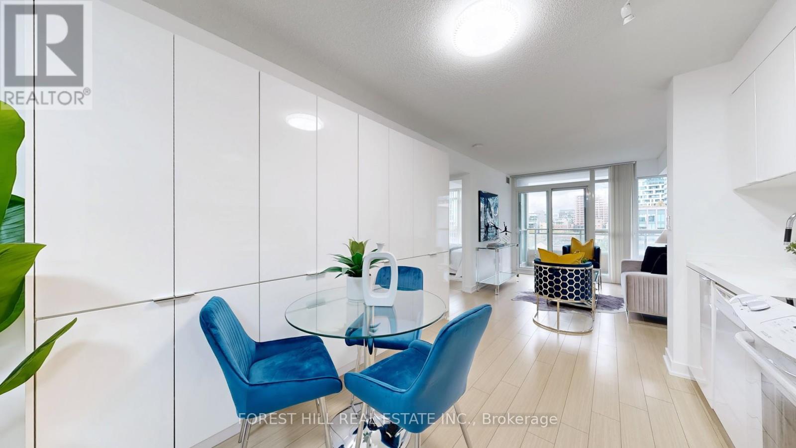 743 - 10 Capreol Court, Toronto, Ontario  M5V 4B3 - Photo 10 - C12484964