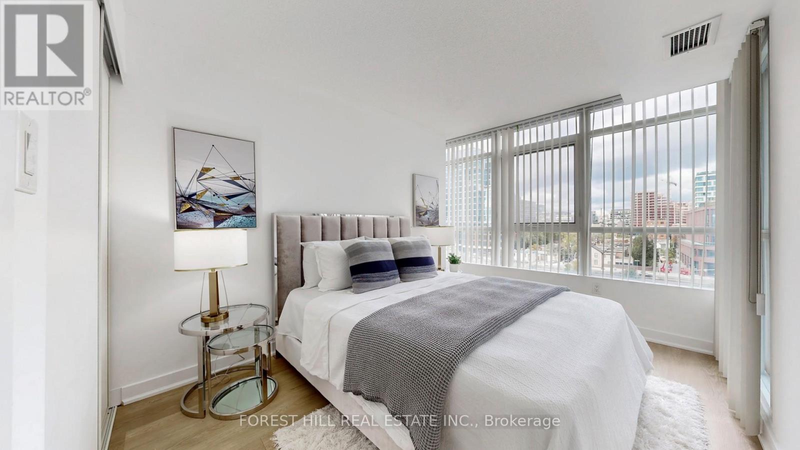 743 - 10 Capreol Court, Toronto, Ontario  M5V 4B3 - Photo 13 - C12484964