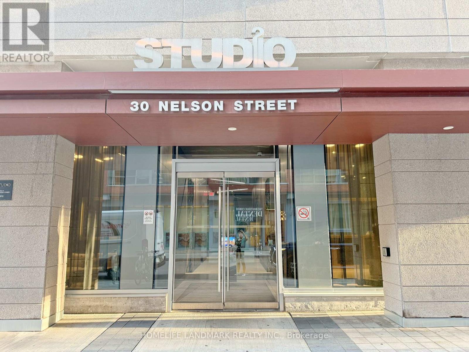 418 - 30 Nelson Street, Toronto, Ontario  M5V 0H5 - Photo 3 - C12484969