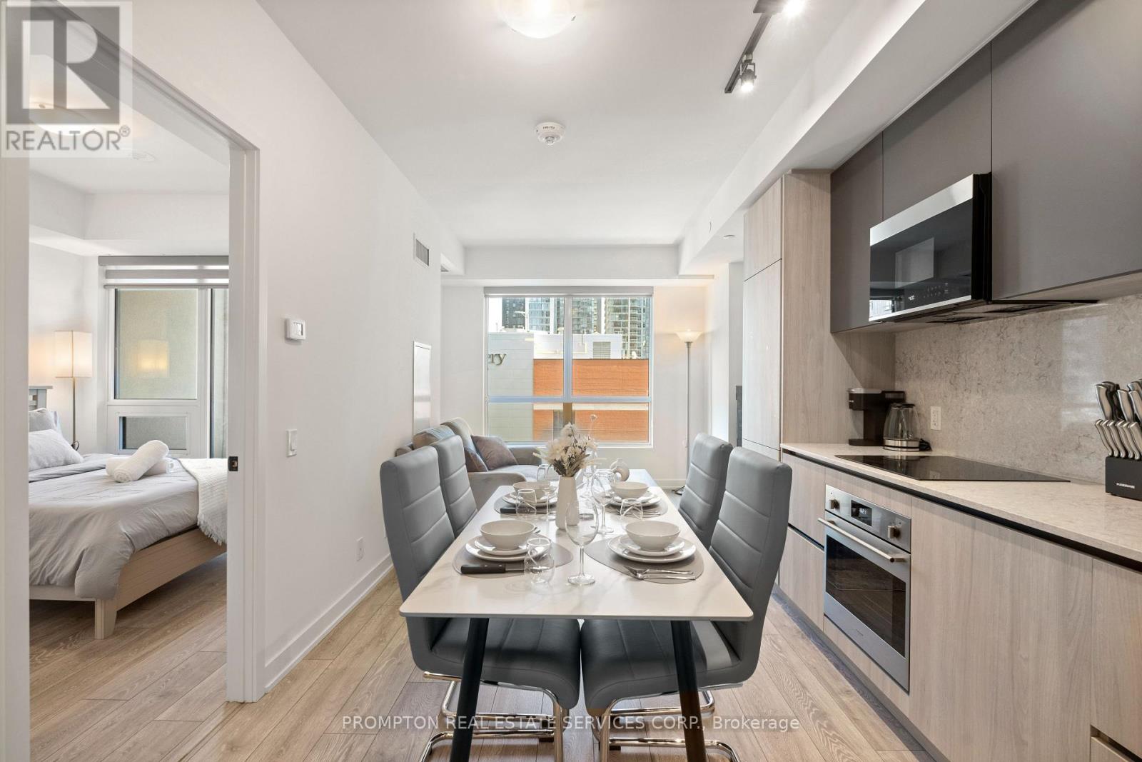 1509 - 108 Peter Street, Toronto, Ontario  M5V 0W2 - Photo 2 - C12484971
