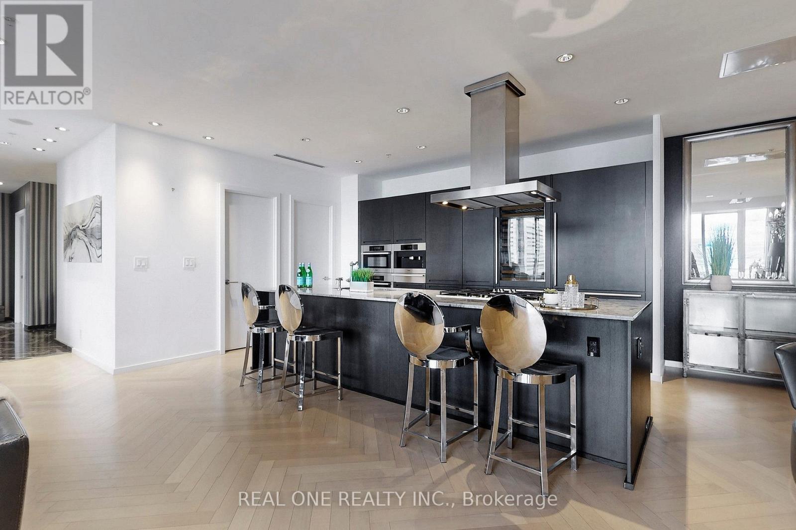 6205 - 180 University Avenue, Toronto, Ontario  M5H 0A2 - Photo 11 - C12484972