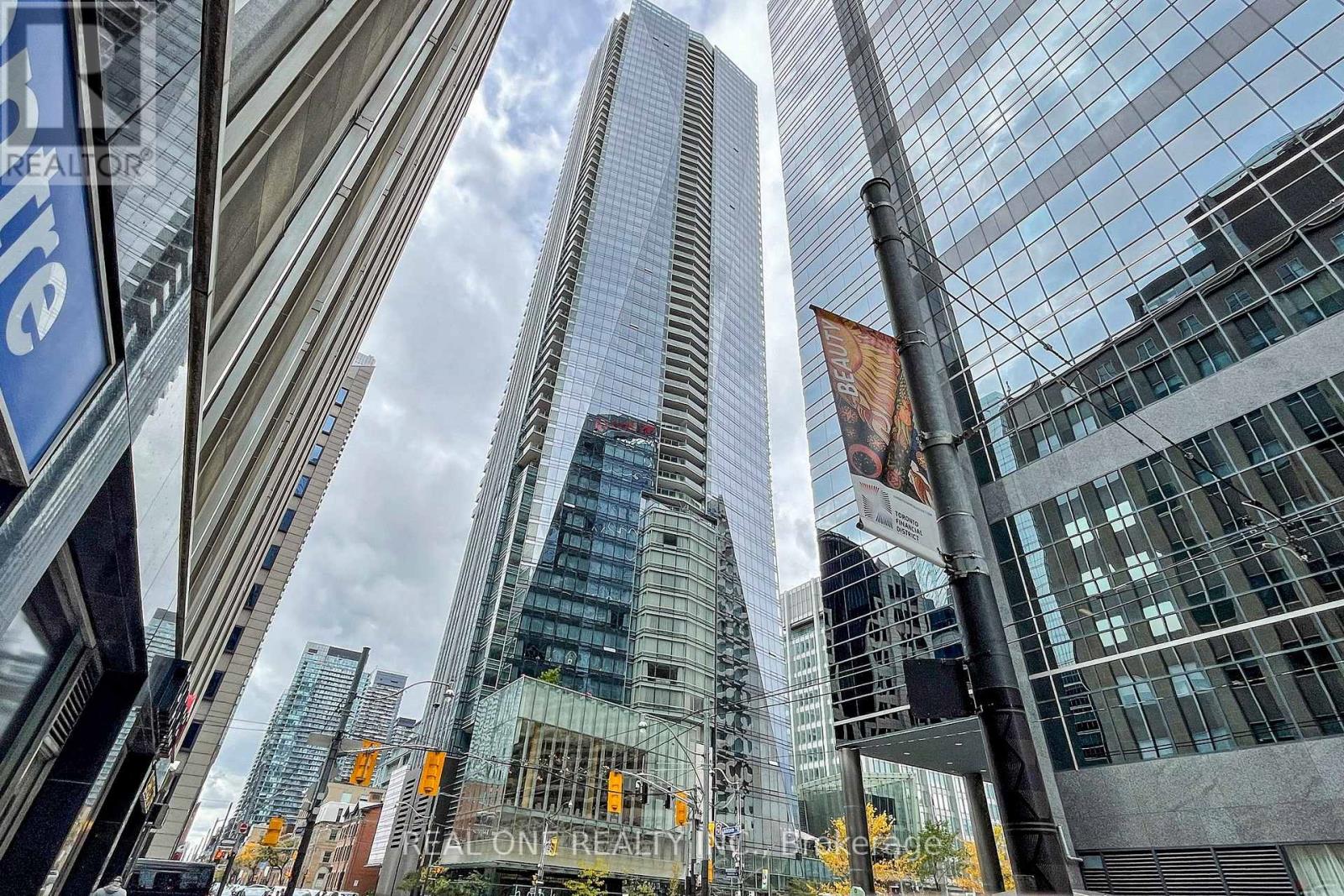 6205 - 180 University Avenue, Toronto, Ontario  M5H 0A2 - Photo 2 - C12484972
