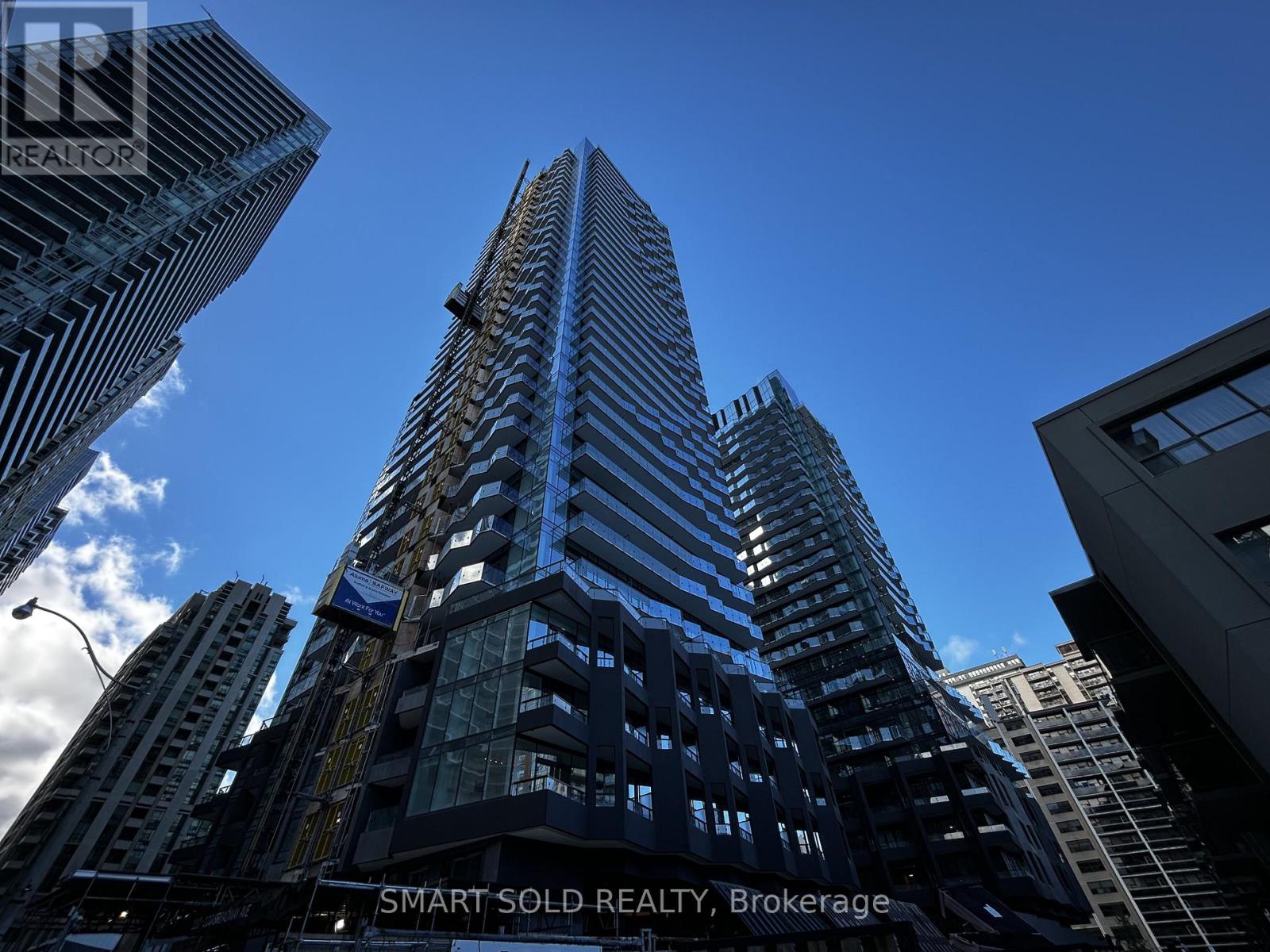 1104 - 110 Broadway Avenue, Toronto, Ontario  M4P 1V7 - Photo 2 - C12484975