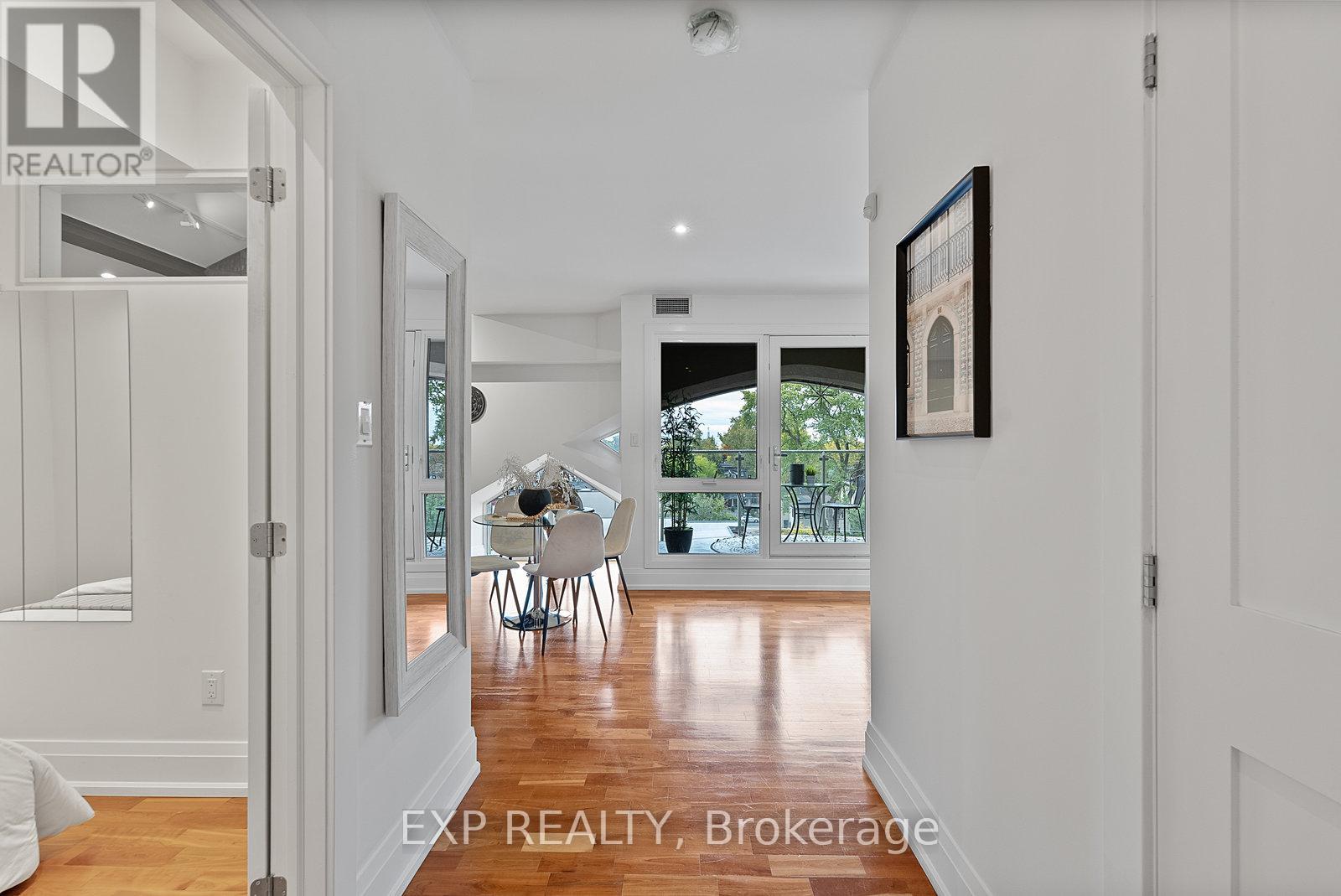 305 - 660 Pape Avenue, Toronto, Ontario  M4K 3S5 - Photo 4 - E12484976