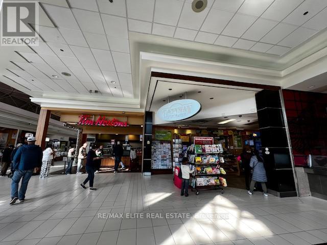 125 - 70 EGLINTON SQUARE, Toronto, Ontario