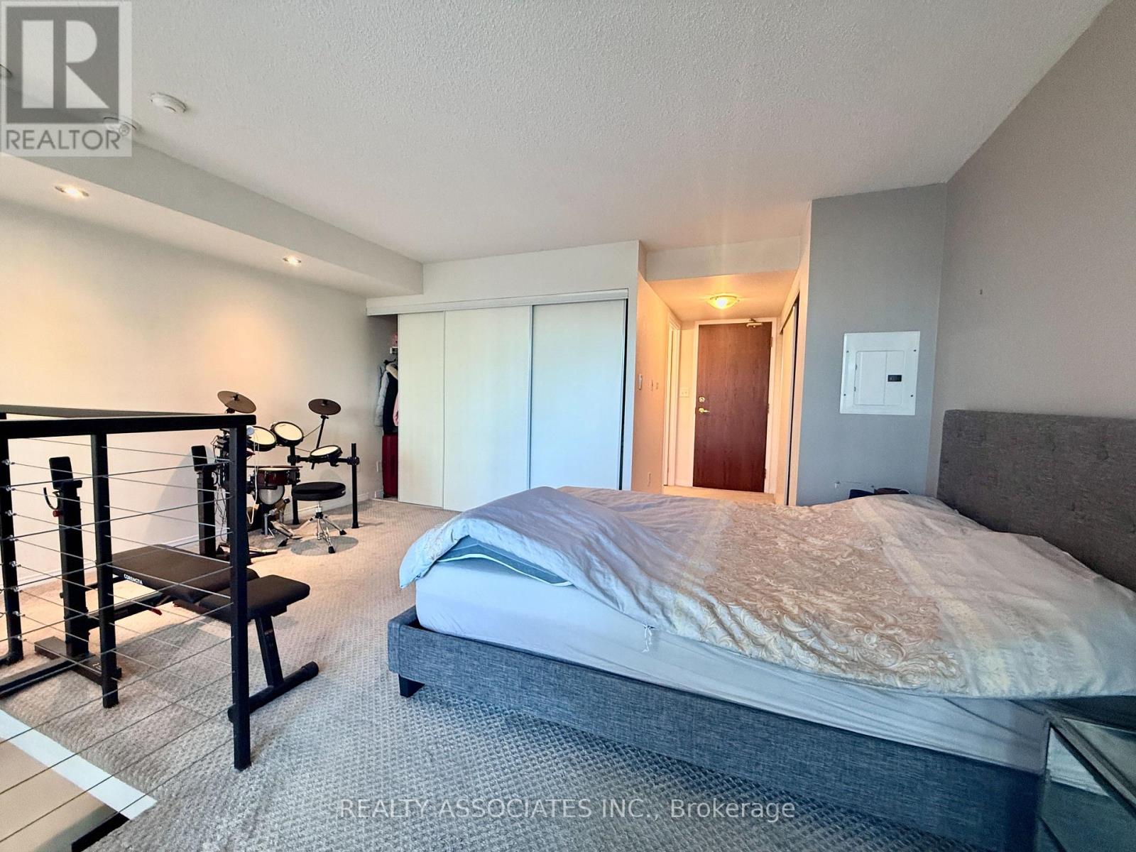 303 - 51 Baffin Court, Richmond Hill, Ontario  L4B 4P6 - Photo 12 - N12484959