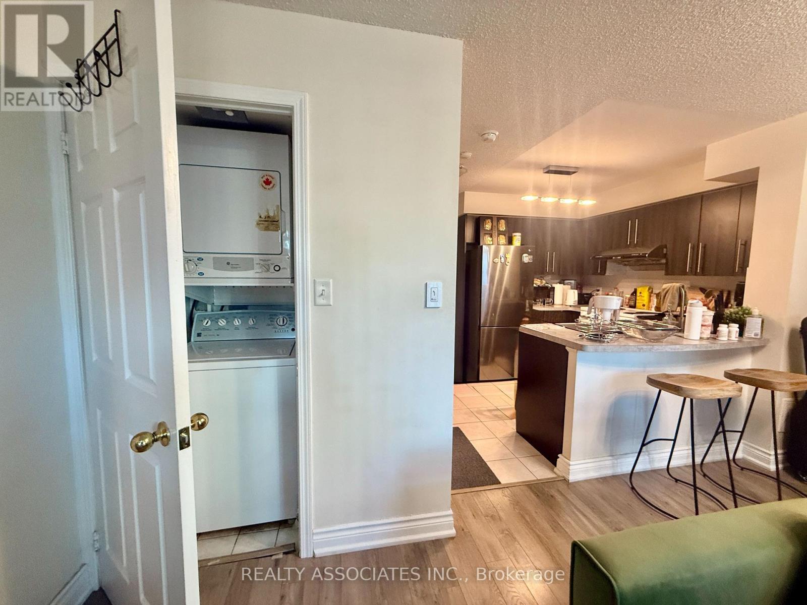 303 - 51 Baffin Court, Richmond Hill, Ontario  L4B 4P6 - Photo 15 - N12484959