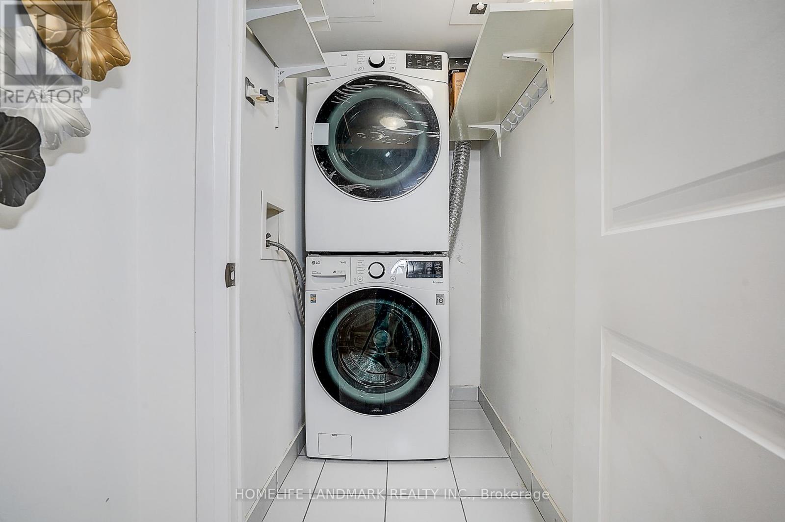 1070 Sheppard Avenue W, Toronto, Ontario  M3J 0G8 - Photo 11 - W12484968