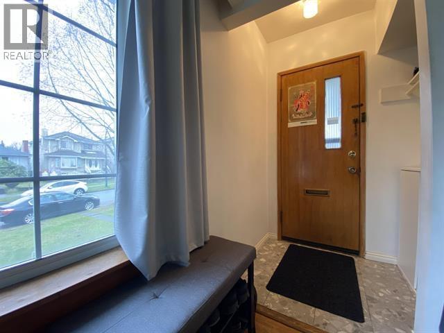 6828 Inverness Street, Vancouver, British Columbia  V5X 4G2 - Photo 2 - R3062293