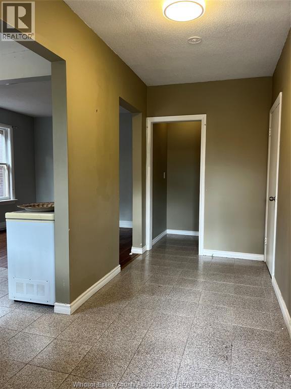 719 Erie St. E, Windsor, Ontario  N9A 3Y3 - Photo 2 - 25027054