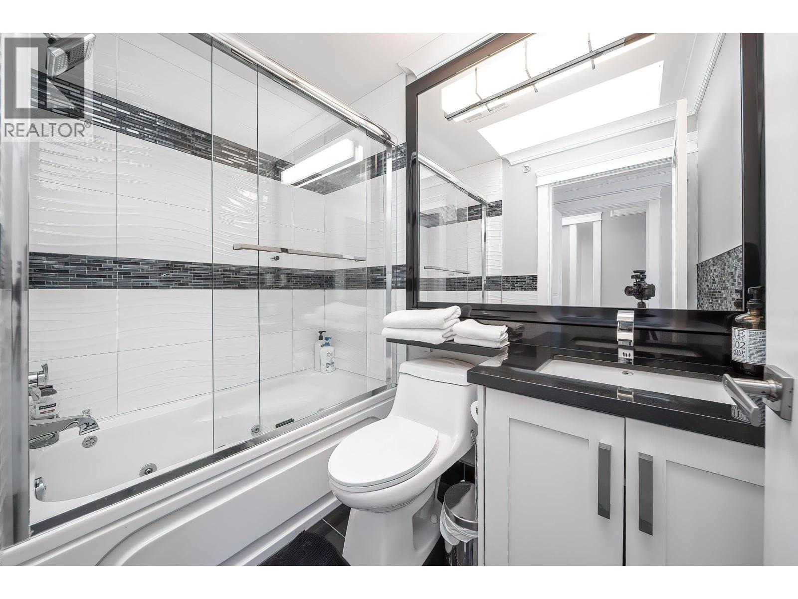 6508 Knight Street, Vancouver, British Columbia  V5P 2W2 - Photo 27 - C8073250