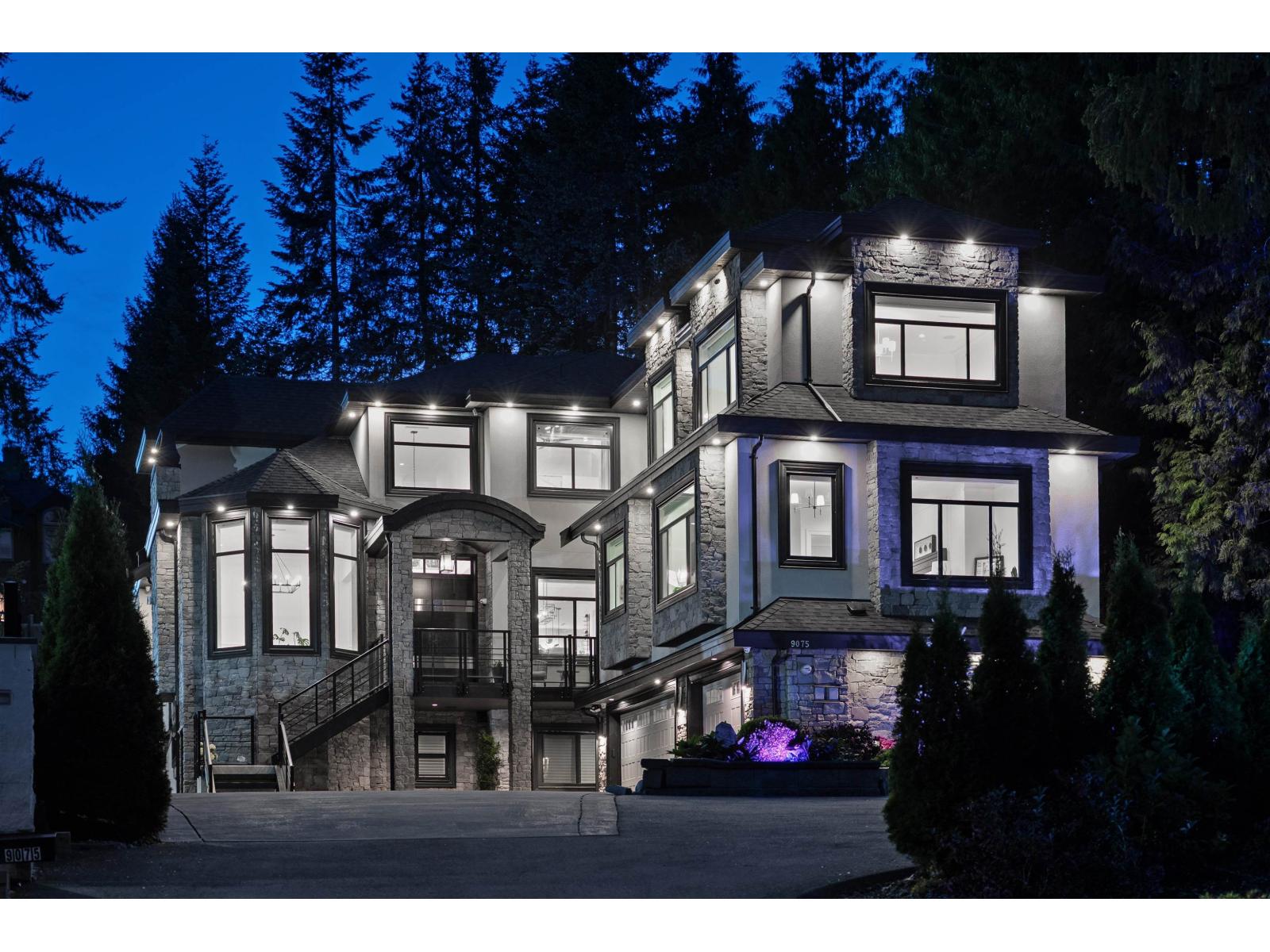 9075 164 STREET, surrey, British Columbia