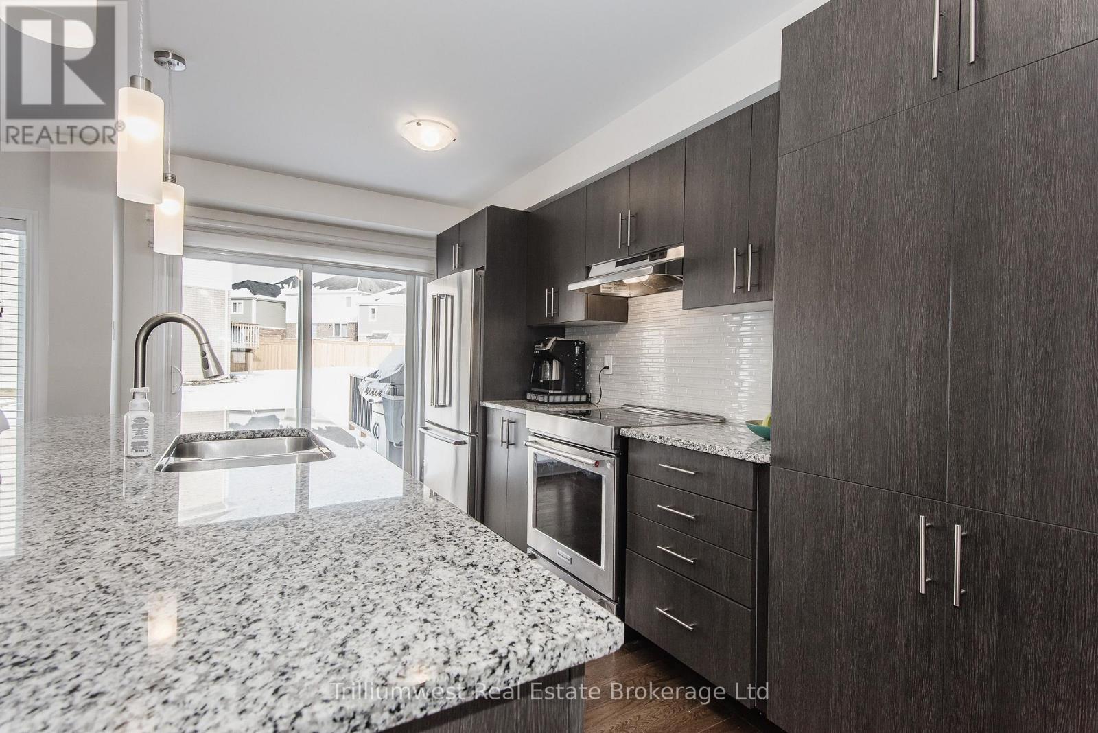 23 Compass Trail, Cambridge, Ontario  N1H 4R6 - Photo 11 - X12485011