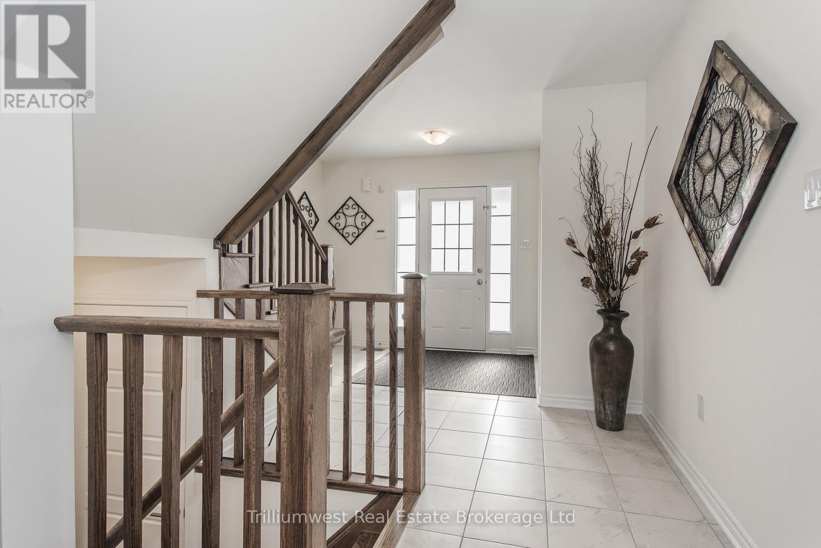 23 Compass Trail, Cambridge, Ontario  N1H 4R6 - Photo 8 - X12485011