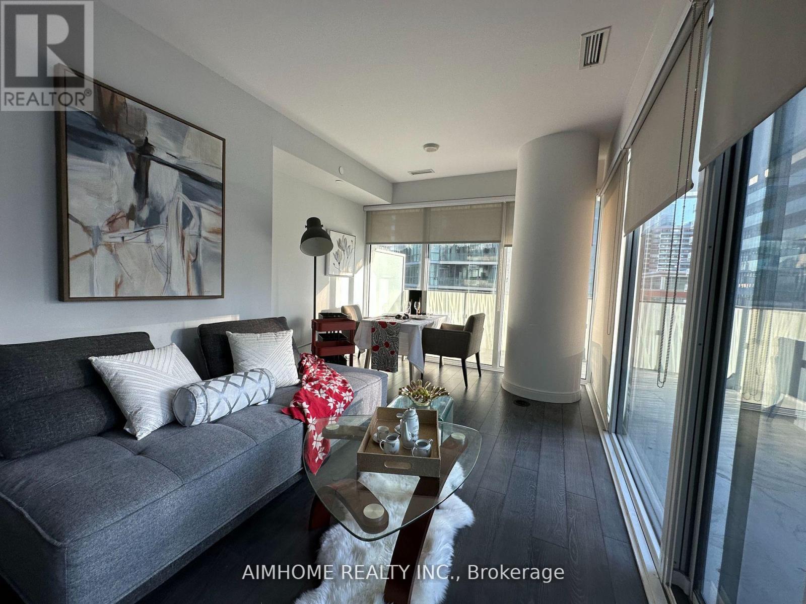 704 - 42 Charles Street E, Toronto, Ontario  M4Y 1T4 - Photo 3 - C12456149