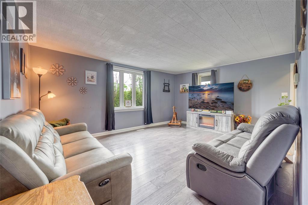 2274 Jackson Road, Sarnia, Ontario  N7T 7H2 - Photo 5 - 25022798