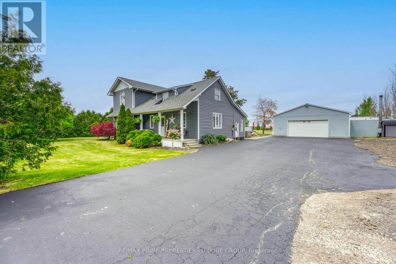 2274 Jackson Road, Sarnia, Ontario  N7T 7H2 - Photo 1 - X12485019