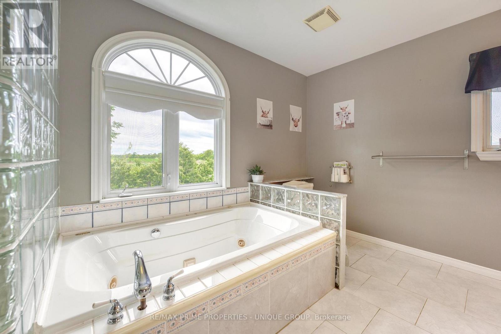 2274 Jackson Road, Sarnia, Ontario  N7T 7H2 - Photo 25 - X12485019