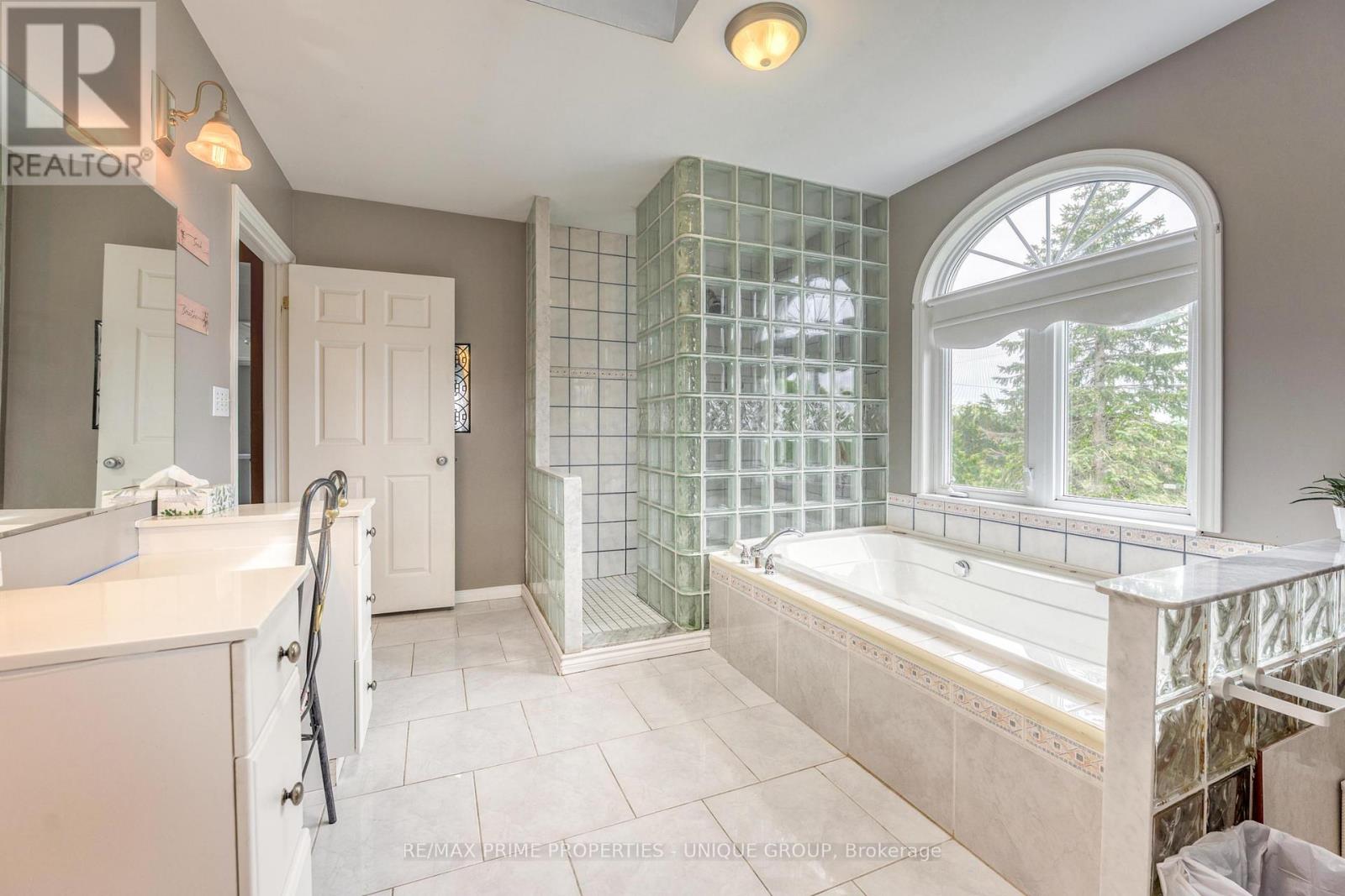 2274 Jackson Road, Sarnia, Ontario  N7T 7H2 - Photo 27 - X12485019