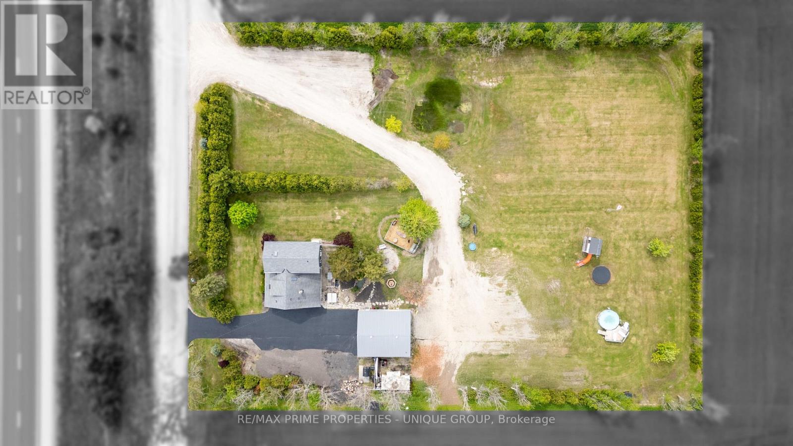 2274 Jackson Road, Sarnia, Ontario  N7T 7H2 - Photo 4 - X12485019