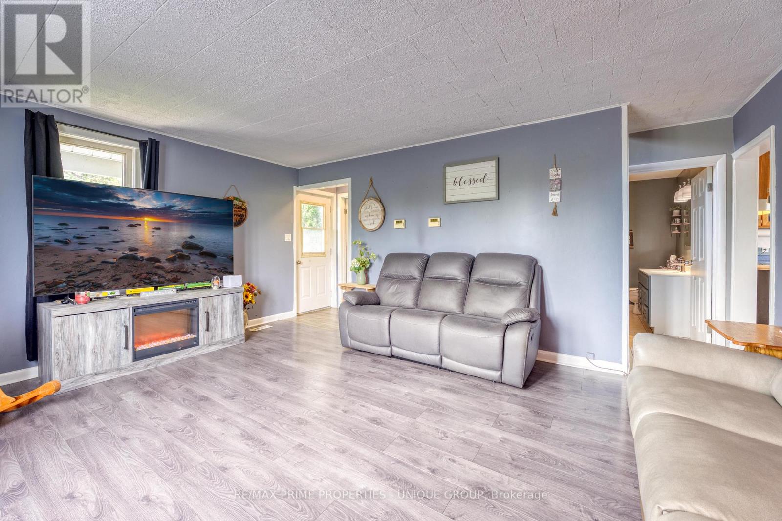 2274 Jackson Road, Sarnia, Ontario  N7T 7H2 - Photo 6 - X12485019