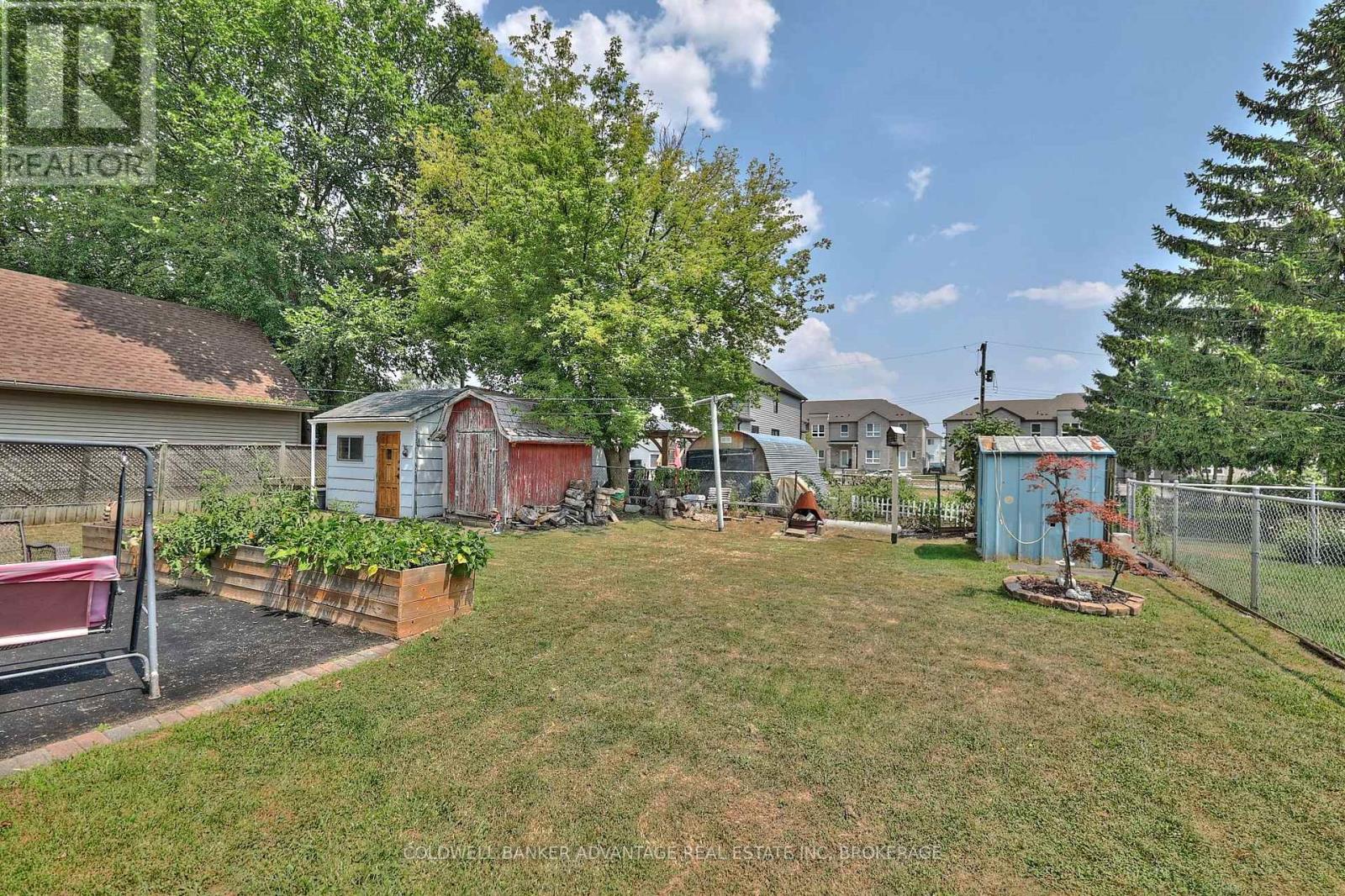 17 Clifford Avenue, Welland, Ontario  L3C 2C6 - Photo 22 - X12480010