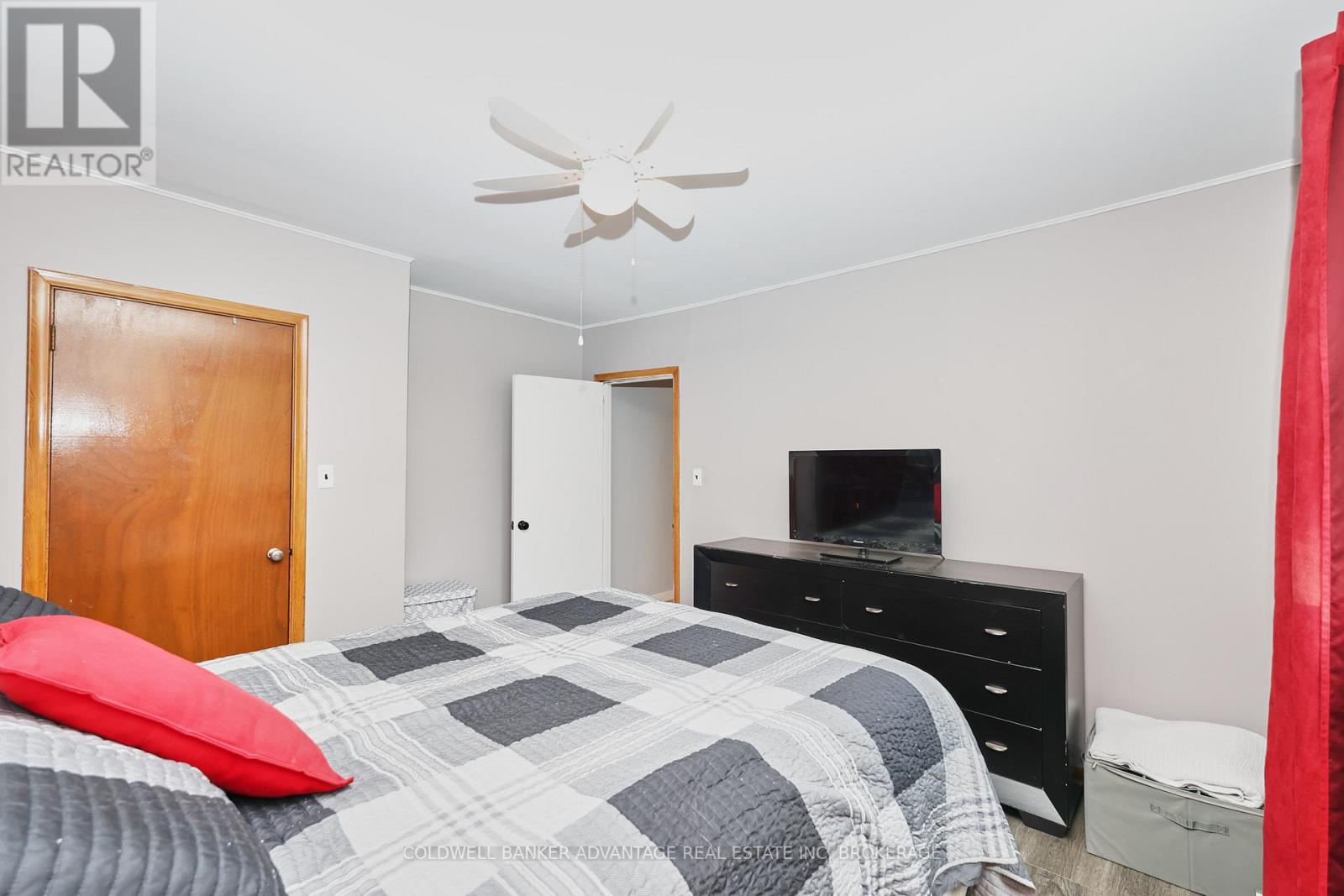 17 Clifford Avenue, Welland, Ontario  L3C 2C6 - Photo 14 - X12480010