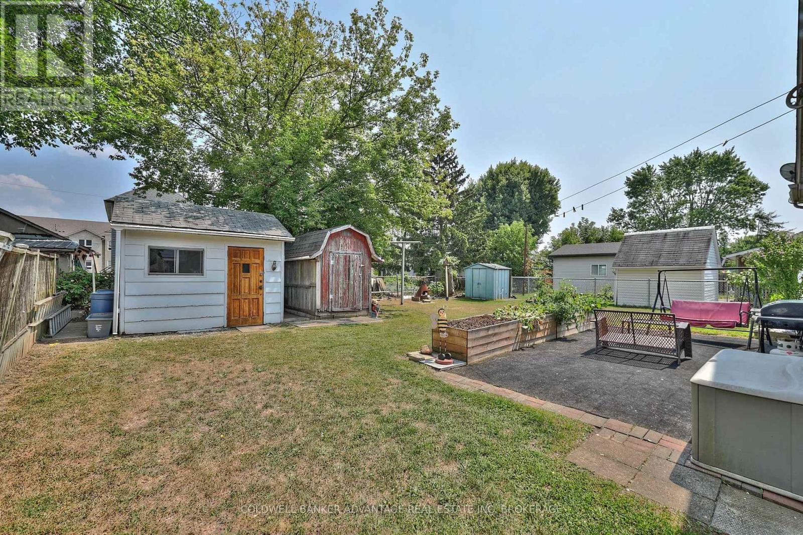 17 Clifford Avenue, Welland, Ontario  L3C 2C6 - Photo 20 - X12480010