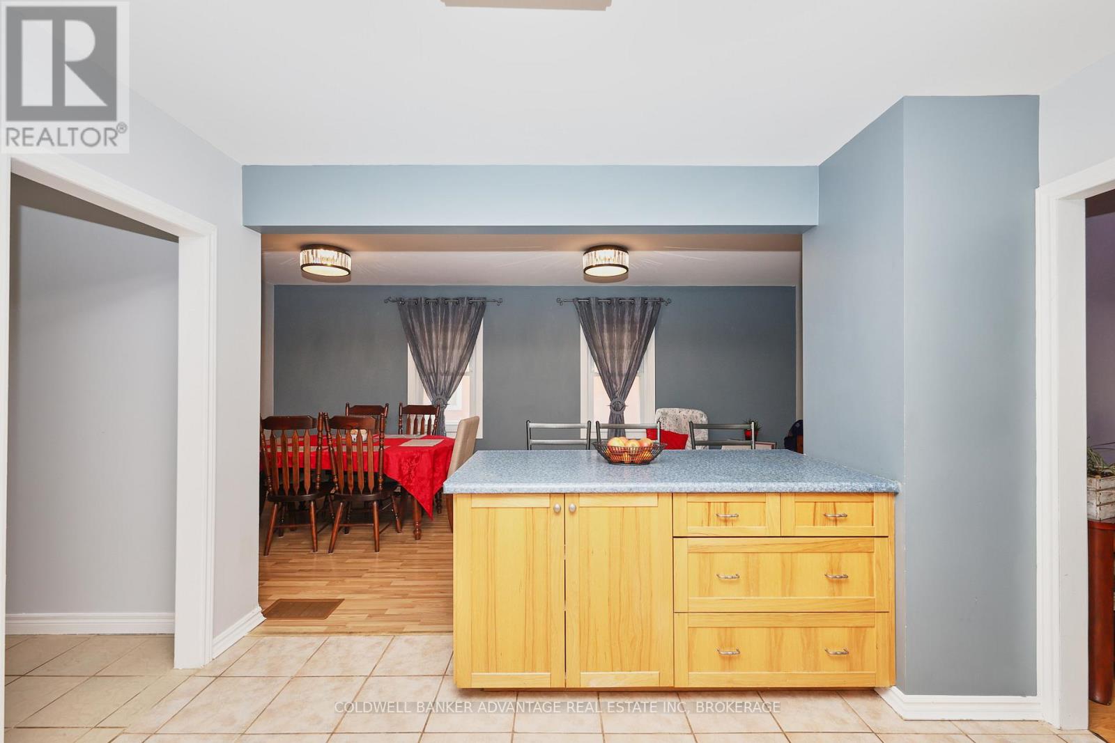 17 Clifford Avenue, Welland, Ontario  L3C 2C6 - Photo 6 - X12480010