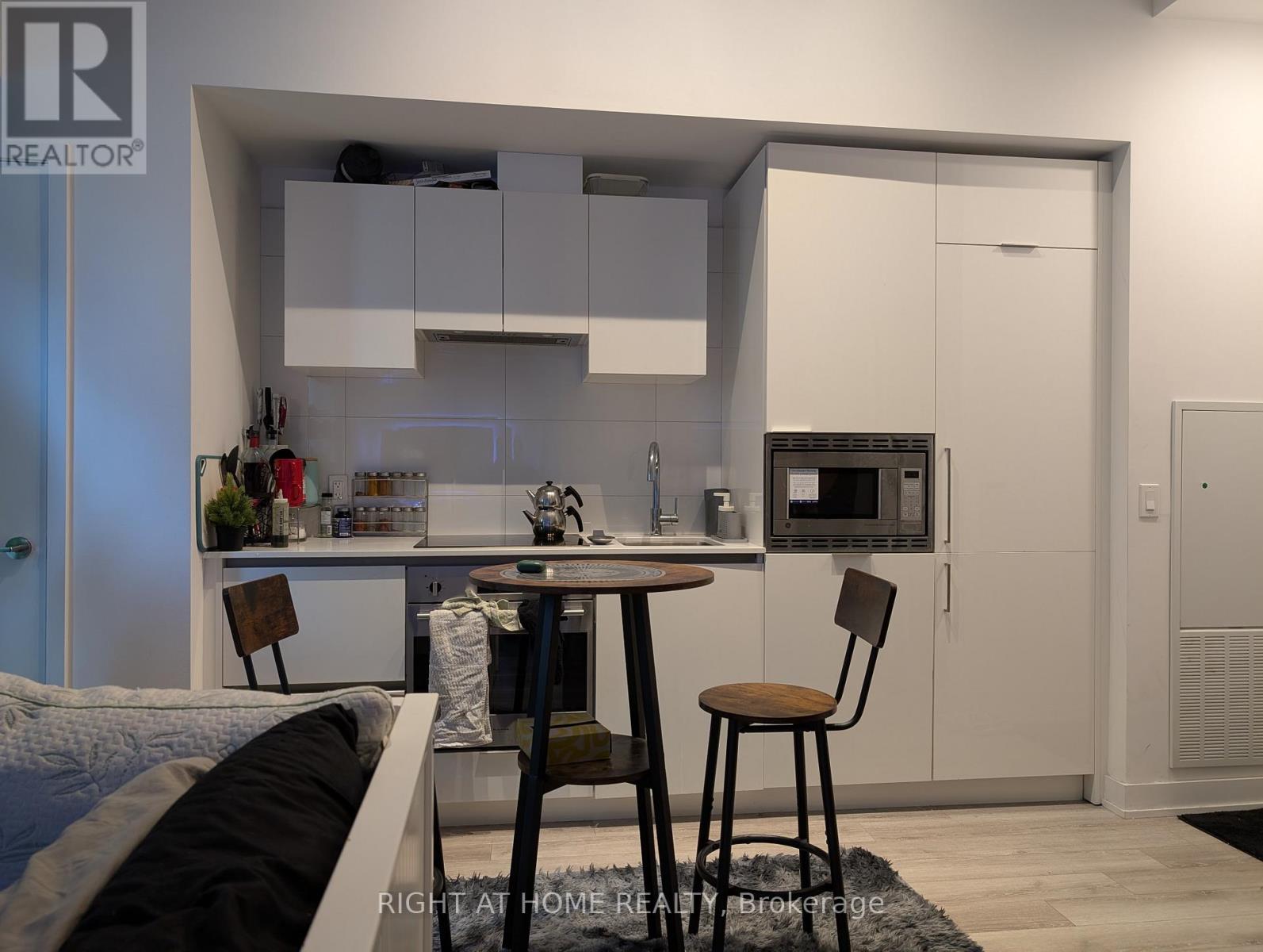 614 - 121 St. Patrick Street, Toronto, Ontario  M5T 0B8 - Photo 3 - C12484994