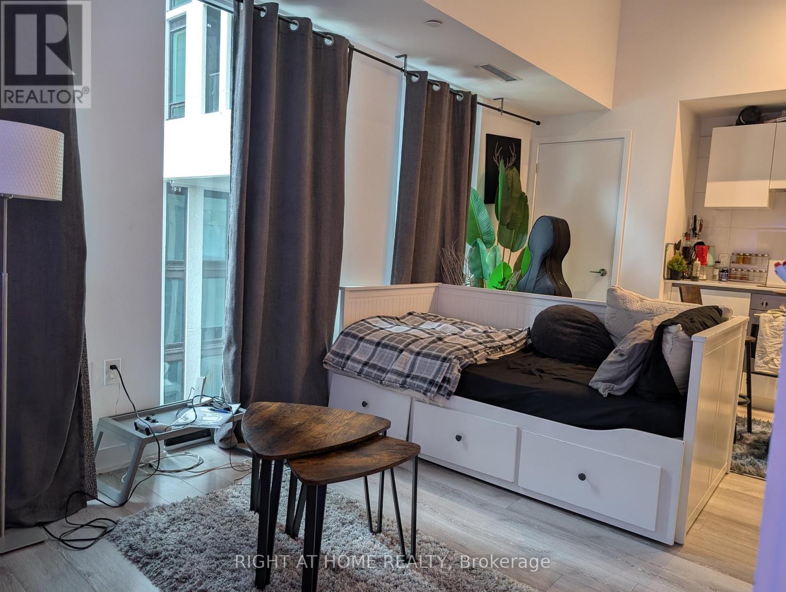 614 - 121 St. Patrick Street, Toronto, Ontario  M5T 0B8 - Photo 4 - C12484994