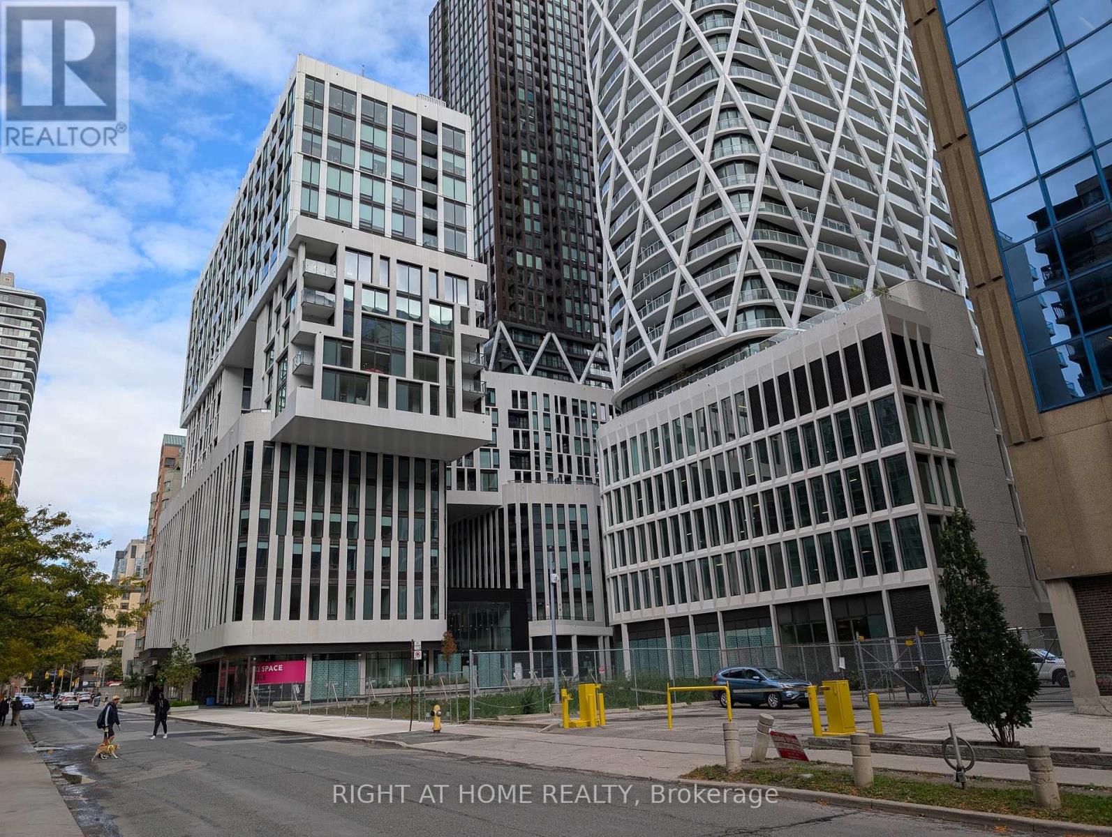 614 - 121 St. Patrick Street, Toronto, Ontario  M5T 0B8 - Photo 7 - C12484994