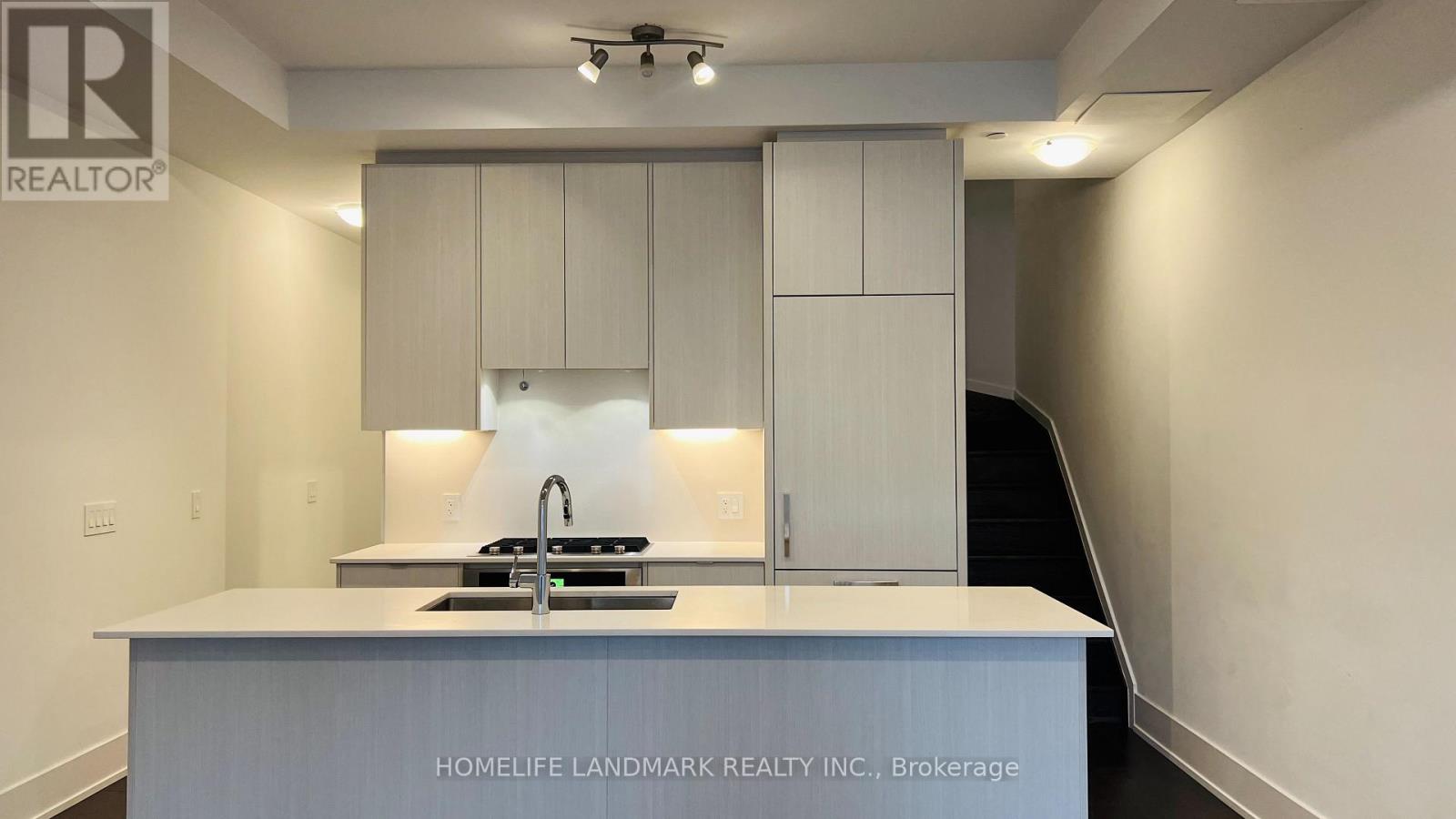 Th #17 - 270 Davenport Road, Toronto, Ontario  M5R 1J8 - Photo 1 - C12485009