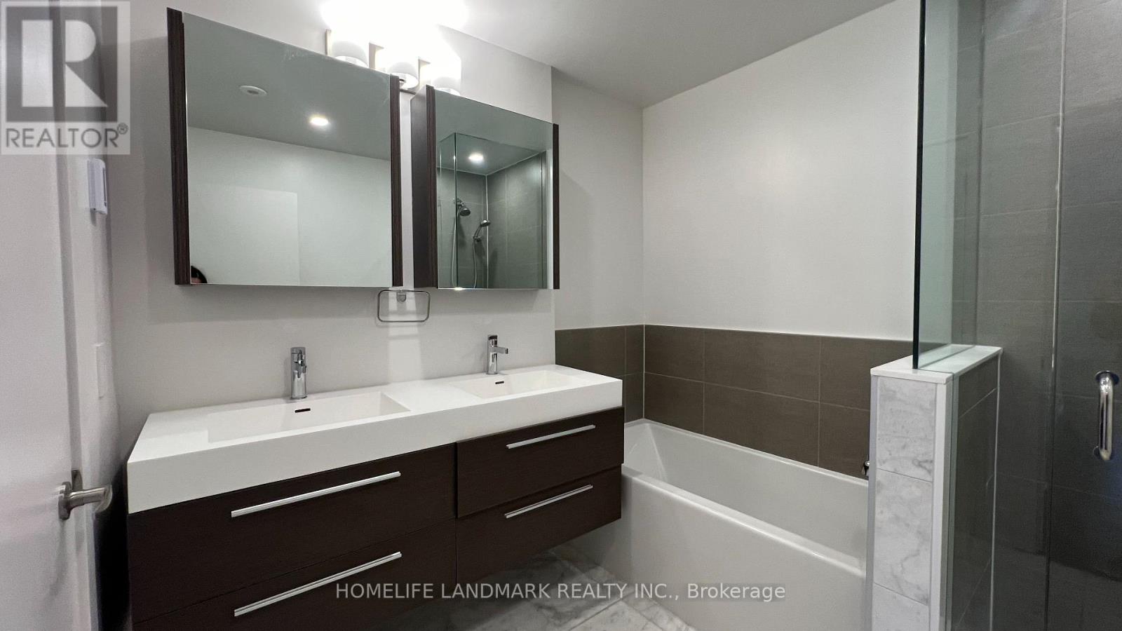 Th #17 - 270 Davenport Road, Toronto, Ontario  M5R 1J8 - Photo 6 - C12485009