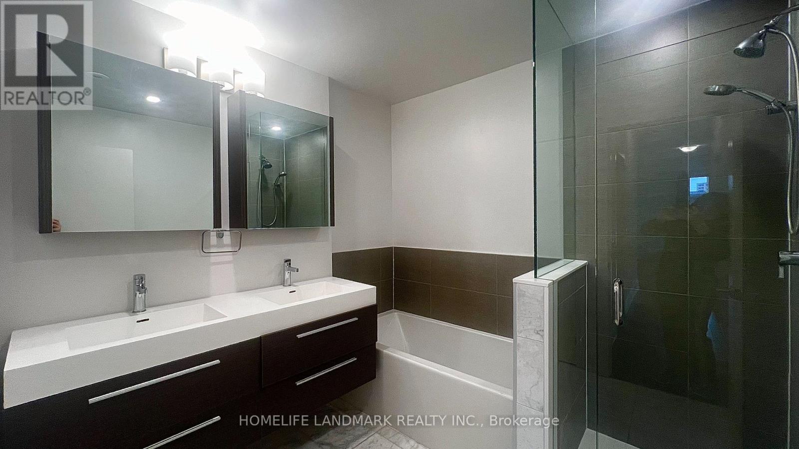 Th #17 - 270 Davenport Road, Toronto, Ontario  M5R 1J8 - Photo 7 - C12485009