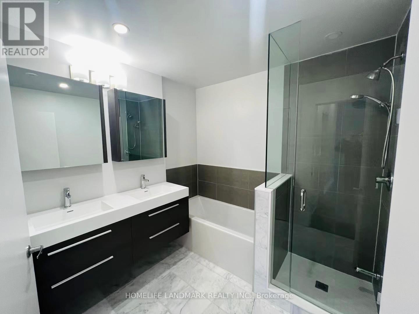 Th #17 - 270 Davenport Road, Toronto, Ontario  M5R 1J8 - Photo 8 - C12485009