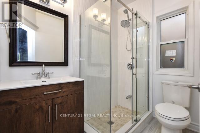 300 Montrose Avenue, Toronto, Ontario  M6G 3G8 - Photo 12 - C12485023