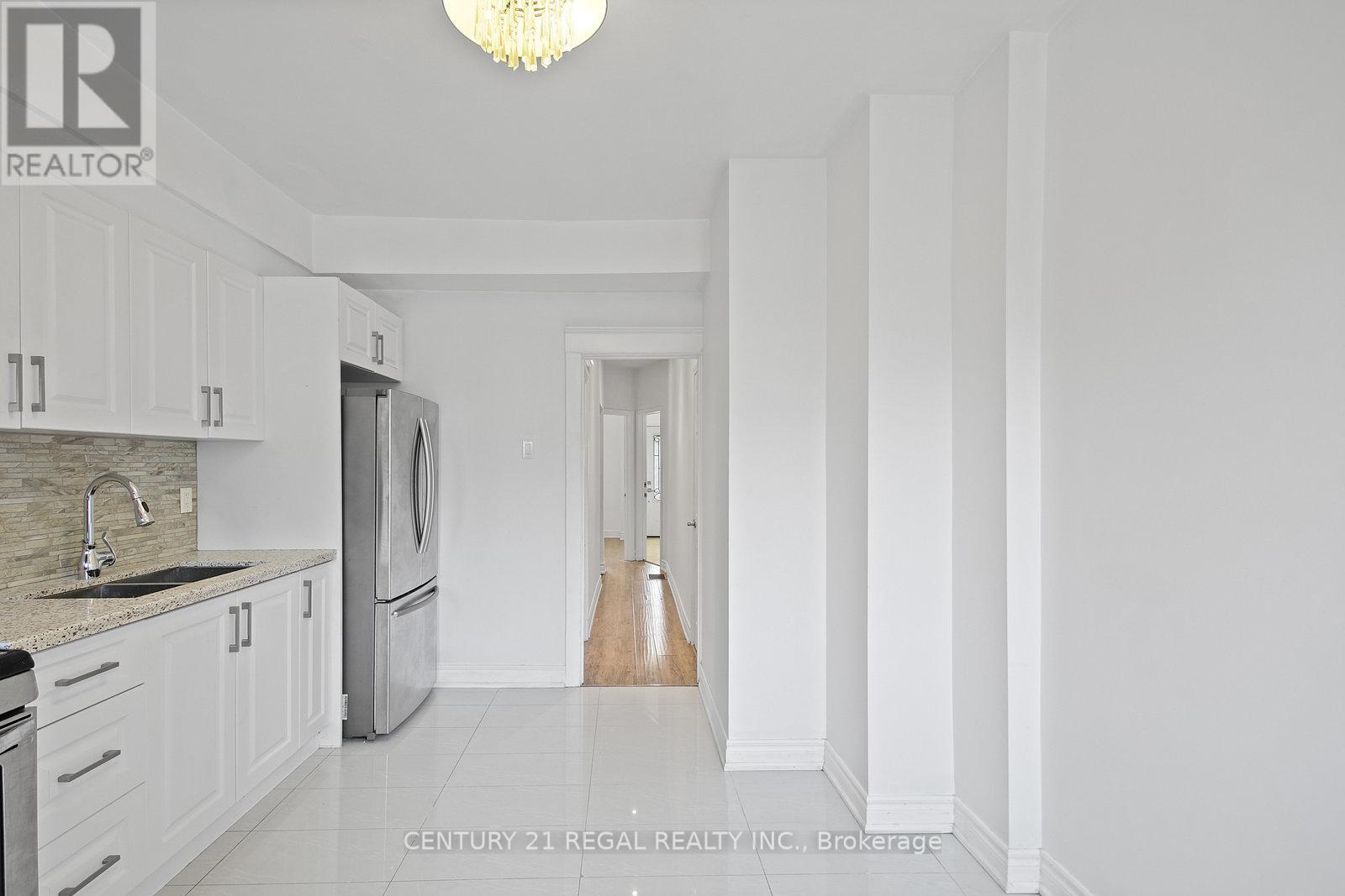 300 Montrose Avenue, Toronto, Ontario  M6G 3G8 - Photo 16 - C12485023