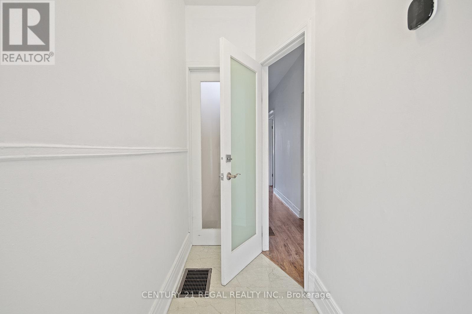 300 Montrose Avenue, Toronto, Ontario  M6G 3G8 - Photo 20 - C12485023