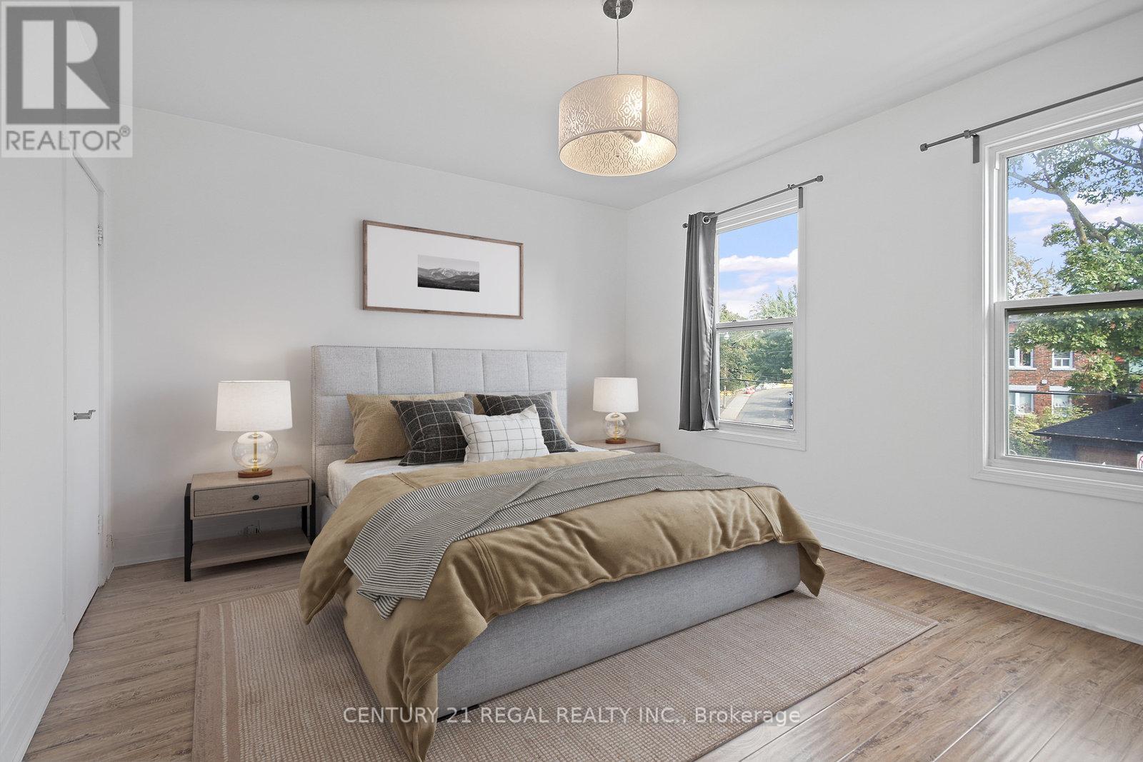 300 Montrose Avenue, Toronto, Ontario  M6G 3G8 - Photo 5 - C12485023