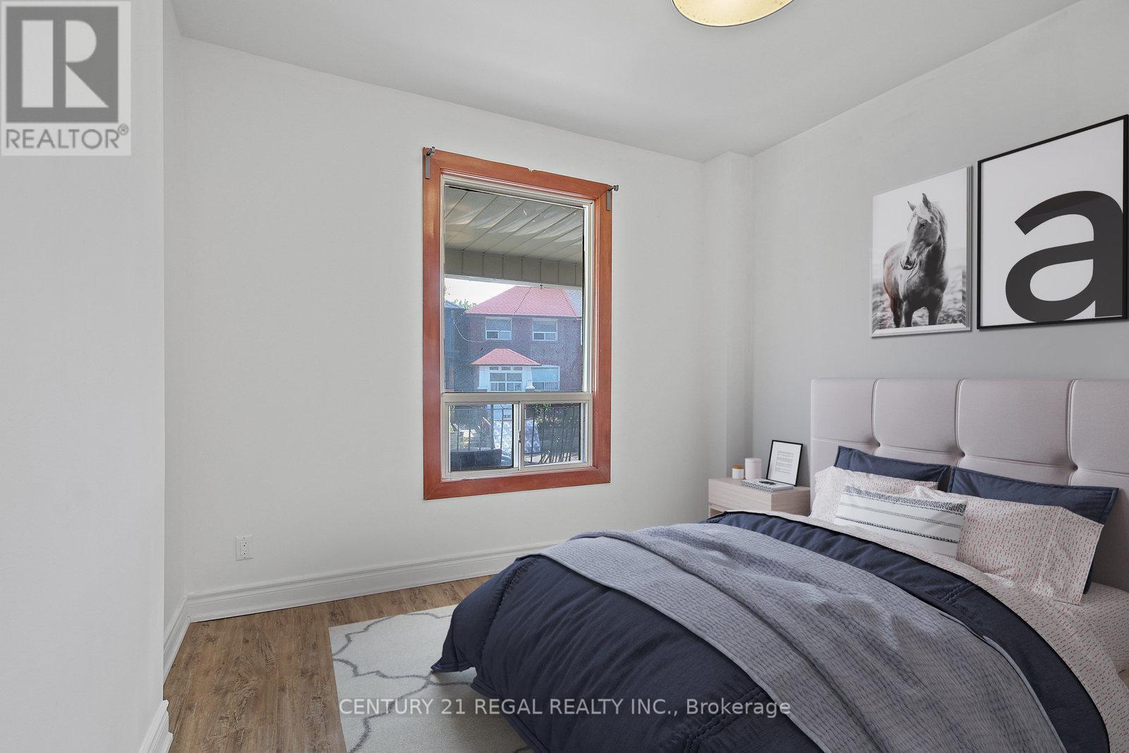 300 Montrose Avenue, Toronto, Ontario  M6G 3G8 - Photo 8 - C12485023