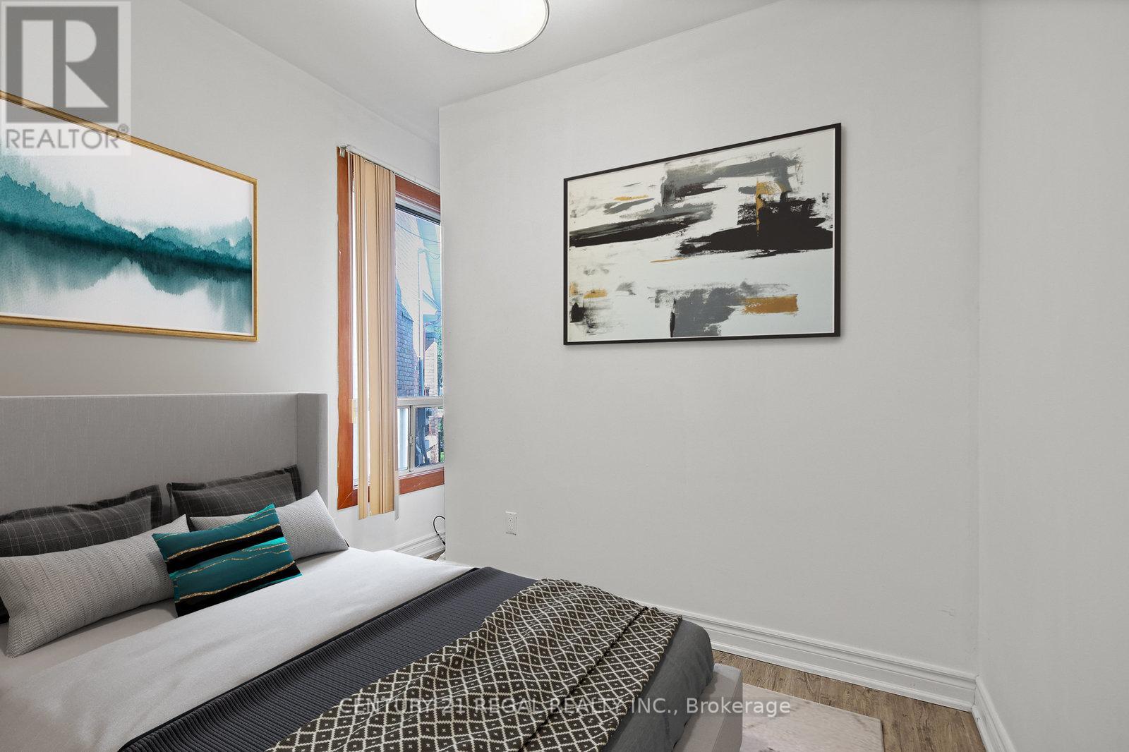 300 Montrose Avenue, Toronto, Ontario  M6G 3G8 - Photo 9 - C12485023