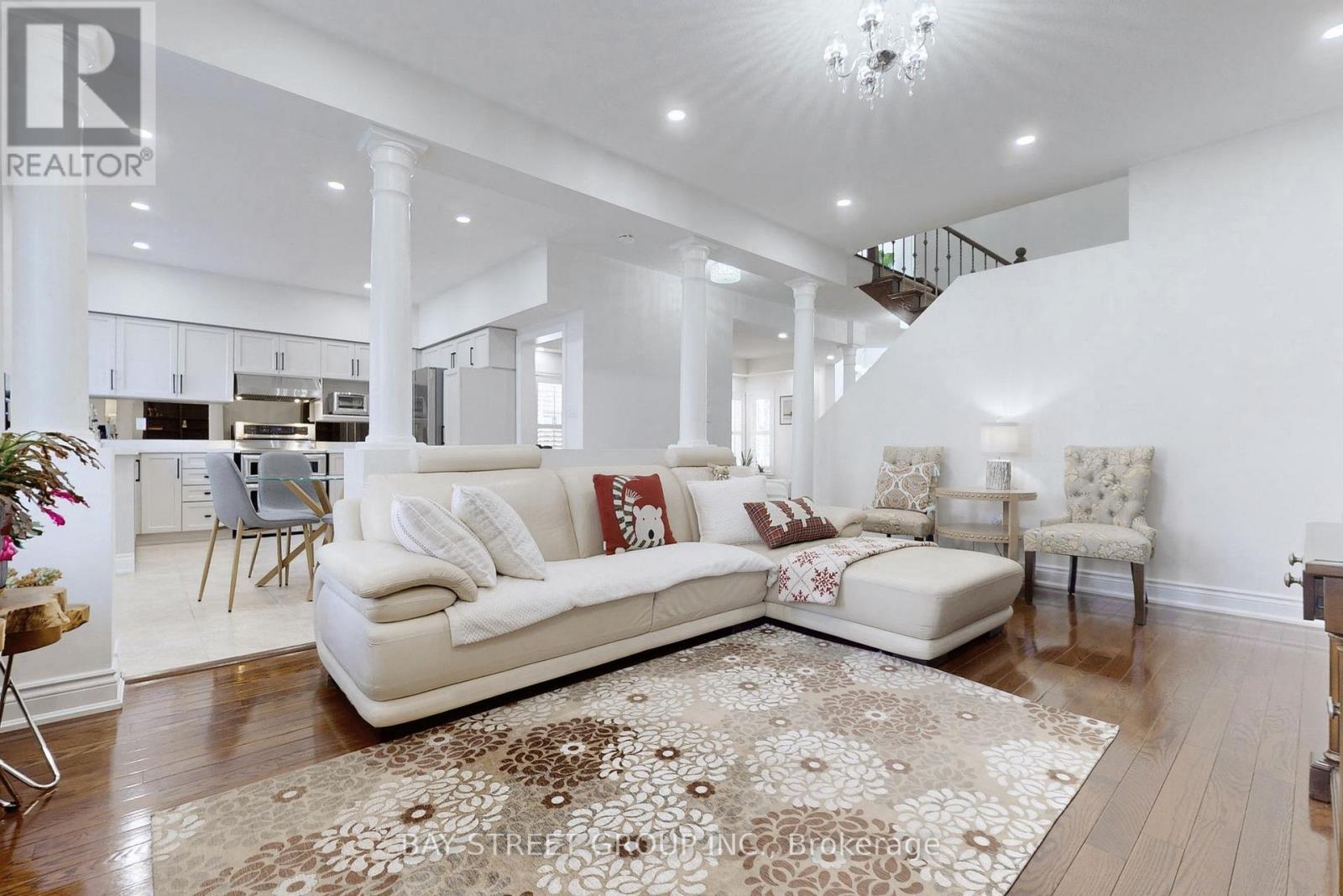 115 Colesbrook Road, Richmond Hill, Ontario  L4S 2G3 - Photo 11 - N12485018